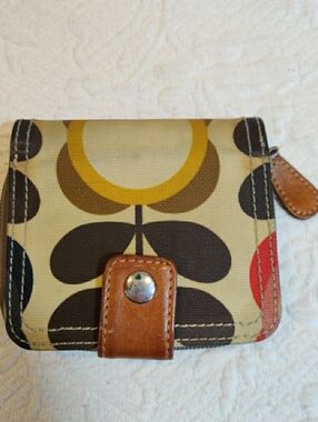 Orla Kiely Earthy 70s Style flower Design Snap & Zip Around Canvas Wallet